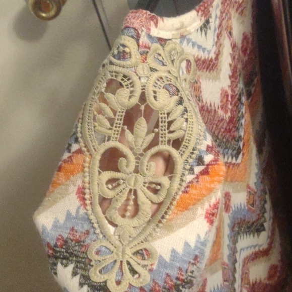 Absolutely Famous Colorful Chevron Pattern Top Size Large - Picture 6 of 9